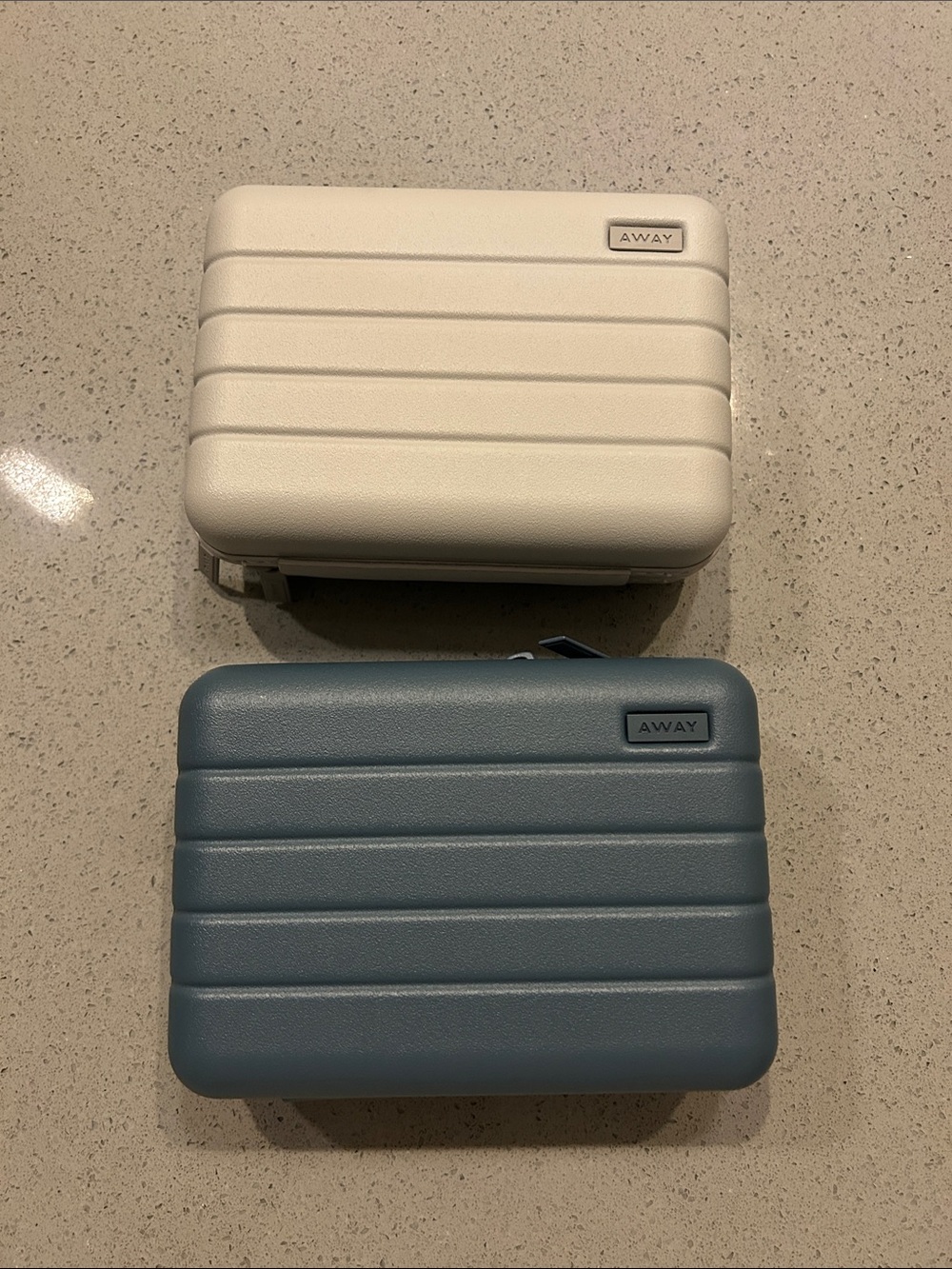 Away Ribbed Hard-Shell Accessory Cases — Cream and Coast Blue